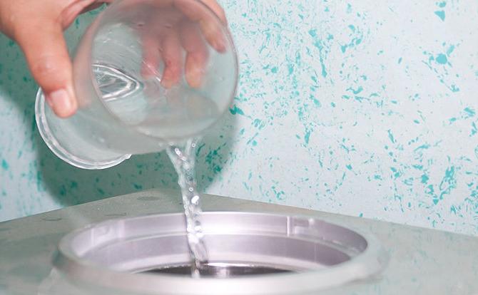 Čistenie chladiča vody: krok za krokom